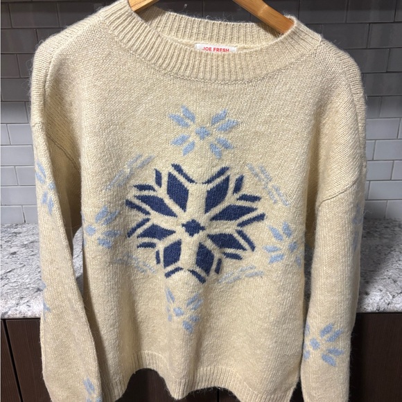 Snowflake Sweater - Picture 1 of 1